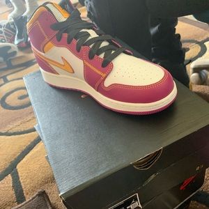 JORDAN 1s PINK AND YELLOW AND WHITE  8.5